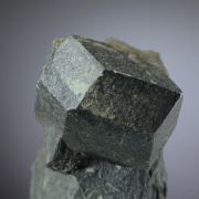 Garnet pseudomorphed by Chamosite (Chlorite)