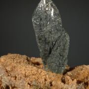 Quartz -included by Hedenbergite on Andradite
