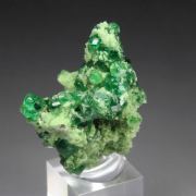 gem GARNET var. GROSSULAR var. CHROMIAN, CHROMITE