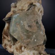 Beryl var. Aquamarine hollow crystal on Cleavelandite w. Hydroxylherderite