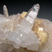 Woodhouseite with Quartz