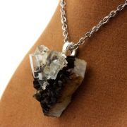 Necklace raw Fluorite + Quartz. 40.73 ct.