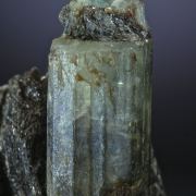 Beryl var. Emerald in Schist