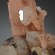 Serandite with Analcime, Aegirine