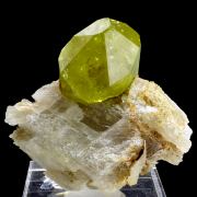 Fluorapatite, calcite