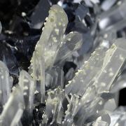Galena - spinel law twin, quartz