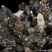 Lollingite on Arsenopyrite with Sphalerite and Quartz