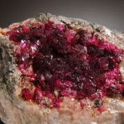 Roselite (well-crystallized) 