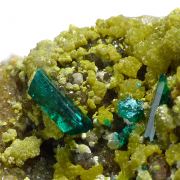 Dioptase, mimetite, quartz