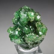 gem GARNET var. GROSSULAR var. CHROMIAN, CHROMITE