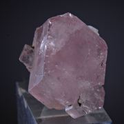 Fluorapatite (pink) with Albite