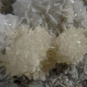Strontianite on Barite