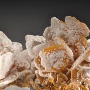 Wulfenite w. Calcite