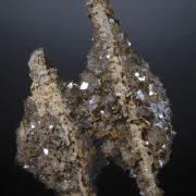 Quartz replacing and coating Glauberite