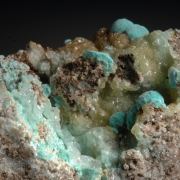 Rosasite on Smithsonite with Calcite