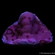 Beta-Roselite on Quartz with Cobaltoan Calcite