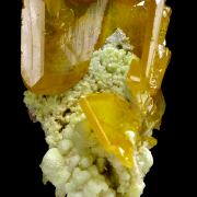 Wulfenite, phosphohedyphane, calcite