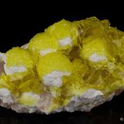 Jouravskite on Xonotlite with Bultfonteinite