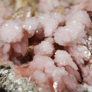 Quartz (variety rose quartz)