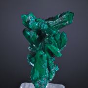 Dioptase (unusual color and exceptional form)