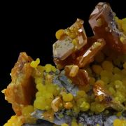 Wulfenite + Mimetite. 994.0 ct.