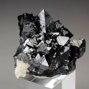 HAUSMANNITE, GARNET var. ANDRADITE