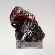 gem GARNET var. SPESSARTINE skeletal
