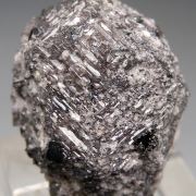 Bixbyite on Garnet pseudomorph