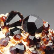GARNET var. SPESSARTINE