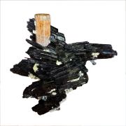 Beryl var. goshenite, tourmaline