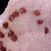 Beta-Roselite on Quartz with Cobaltoan Calcite