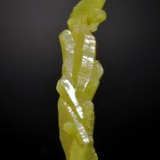 Pyromorphite - elongated, curved and stacked crystals