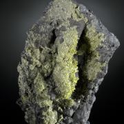 Pyromorphite on Coronadite - classic locale