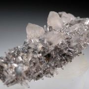 Gitter Quartz on Feldspar