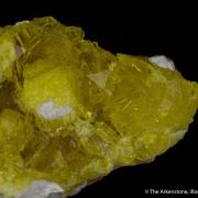 Jouravskite on Xonotlite with Bultfonteinite