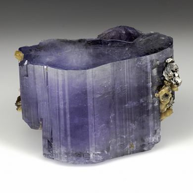 Fluorapatite with Arsenopyrite, Siderite