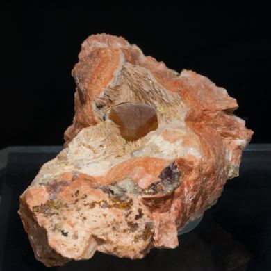 Wulfenite on Baryte