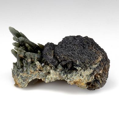 Magnetite after Hematite with Quartz, Hedenbergite