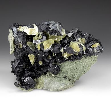 Babingtonite with Prehnite