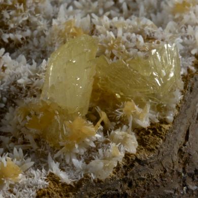 Paradamite on Smithsonite