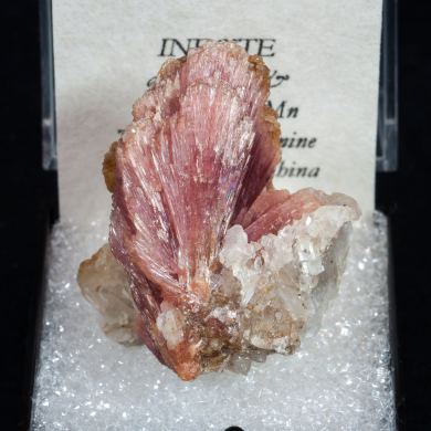 Inesite with 'Apophyllite' and Hubeite