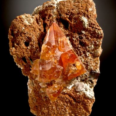 Scheelite w. Goshenite & Pyrite