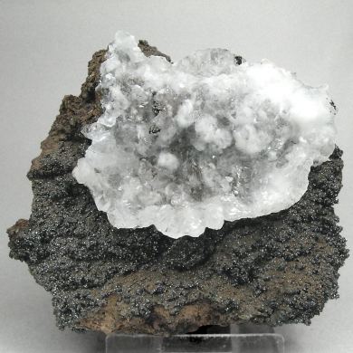 Descloizite with Calcite