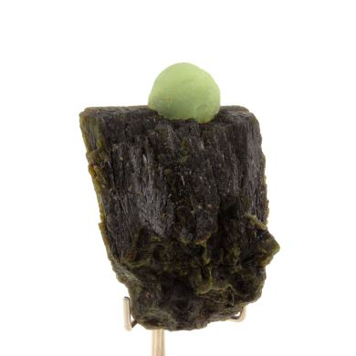 Prehnite + Epidote. 450.0 ct.