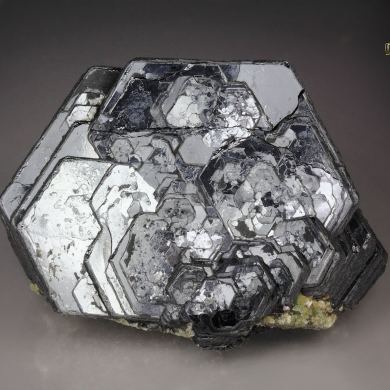 HEMATITE var. IRON ROSE