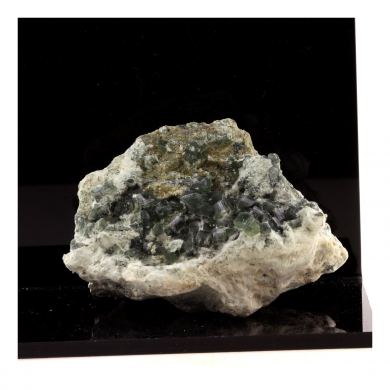 Prehnite. 630.0 ct.