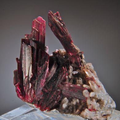 Erythrite- large free standing crystals on Quartz