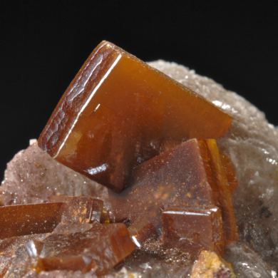 Wulfenite- on Calcite