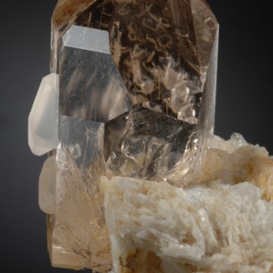 Topaz on Clevelandite