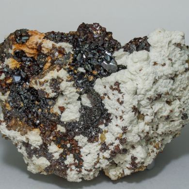 Sphalerite with Dolomite and Siderite